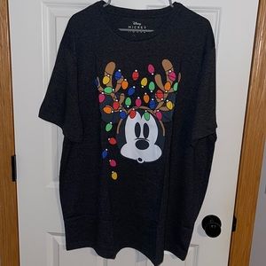 Disney unisex LT Mickey Mouse Holiday Tshirt NWT